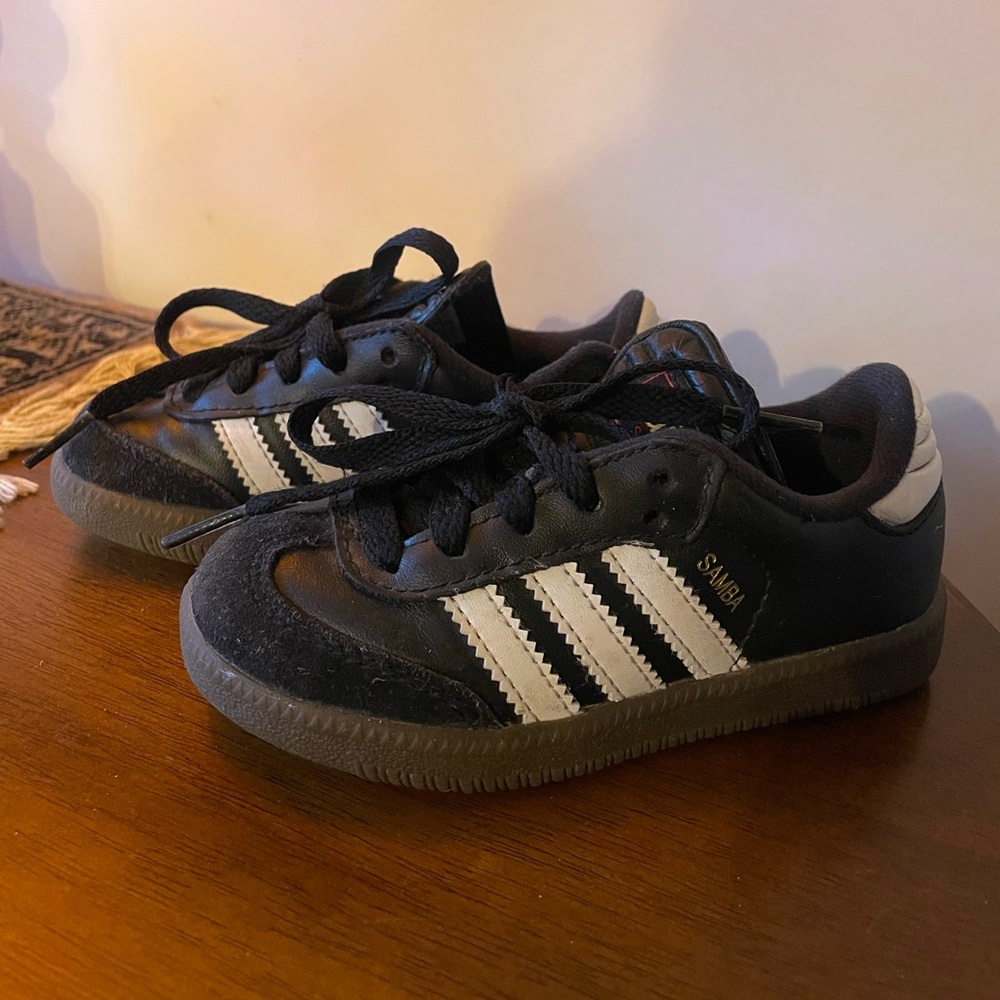 Adidas Sambas Toddler US 8. Lightly worn.